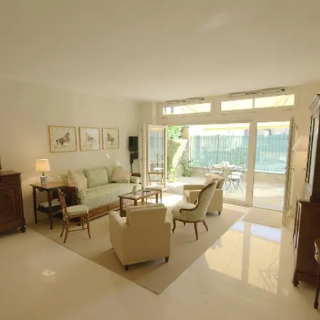 La Casina A شقة Massino Visconti