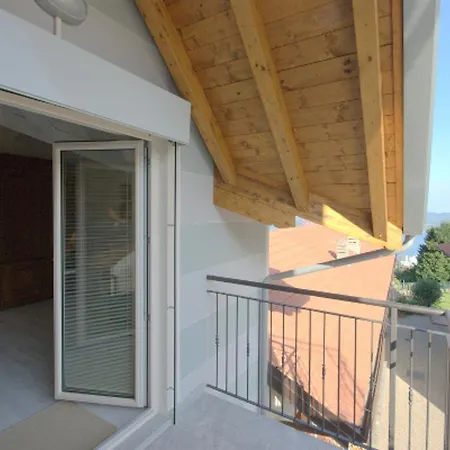 La Casina A شقة